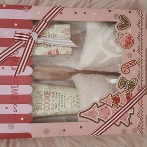 Brand New PANACHE "SWEET JOYFUL" ESSENTIAL FOOT CARE SLIPPER GIFT SET
